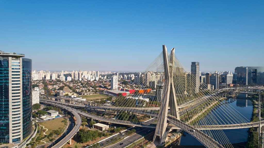Comumente conhecida como Ponte Estaiada, a ponte é um dos símbolos de São Paulo, sendo cenário dos jornais da emissora Globo como o SPTV e e Bom Dia São Paulo.