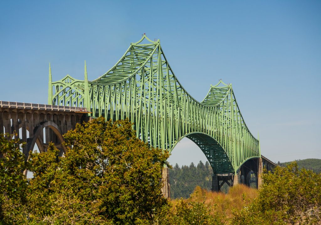 Anteriormente, possuía o nome de North Bend Bridge, quando foi inaugurada em 1936. Foi renomeada em 1947, em homenagem ao engenheiro civil Conde Balcom McCullough, responsável por projetar muitas pontes da US Route 101, na região costeira do Oregon. 